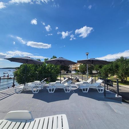 Apartments & Rooms Fam Ribaric Banjol Zewnętrze zdjęcie
