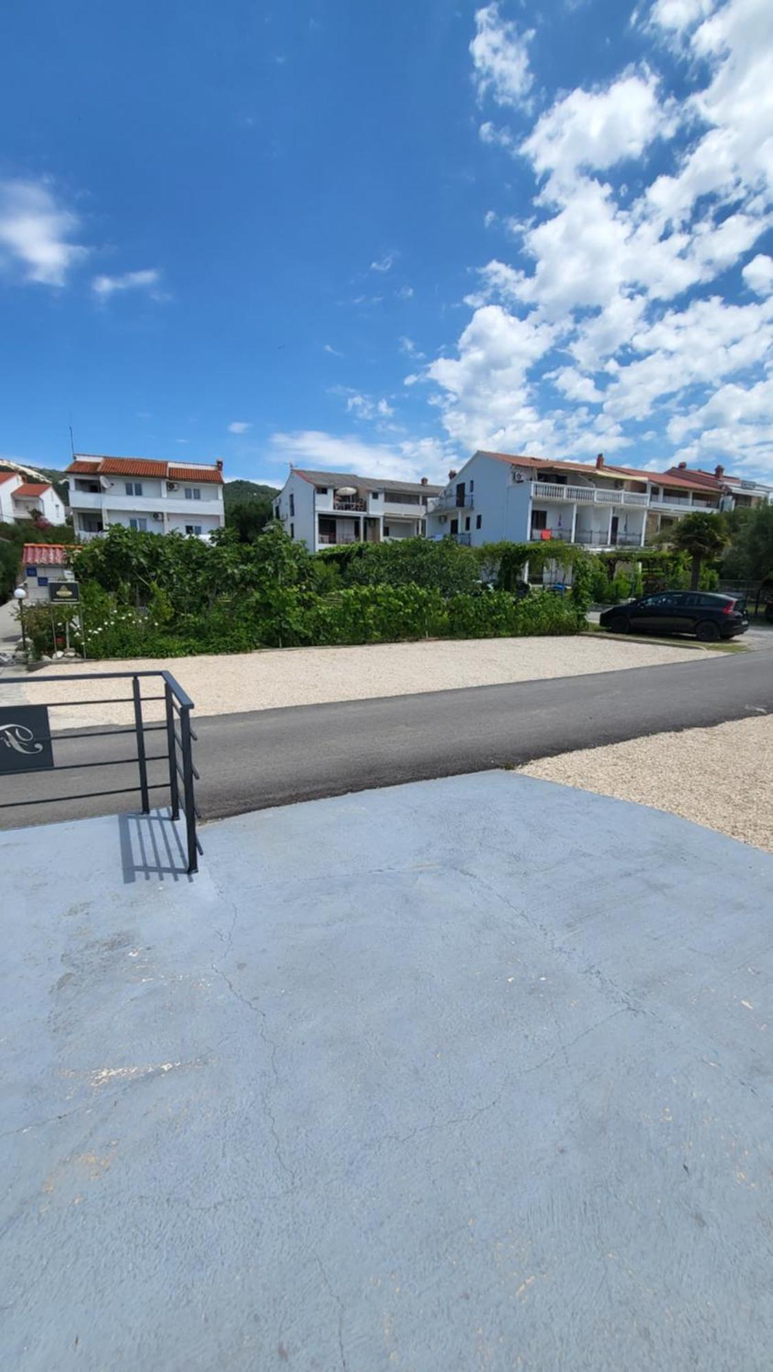 Apartments & Rooms Fam Ribaric Banjol Zewnętrze zdjęcie