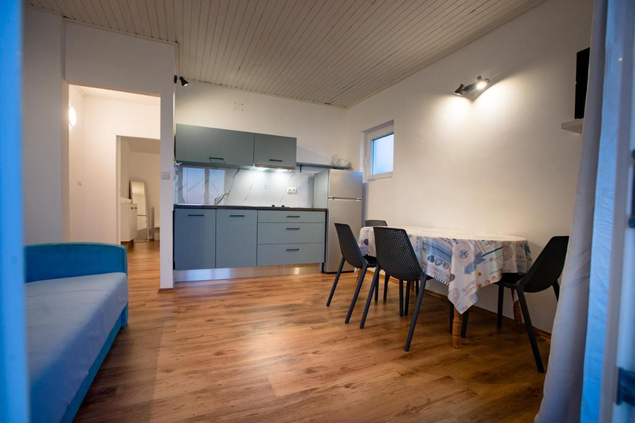 Apartments & Rooms Fam Ribaric Banjol Zewnętrze zdjęcie